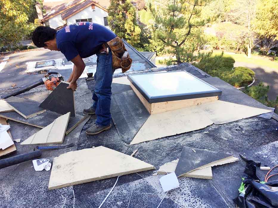 EPDM Flat Roofing and Skylight Installation Services for Residential & Commercial Properties in Fort Lee, NJ.