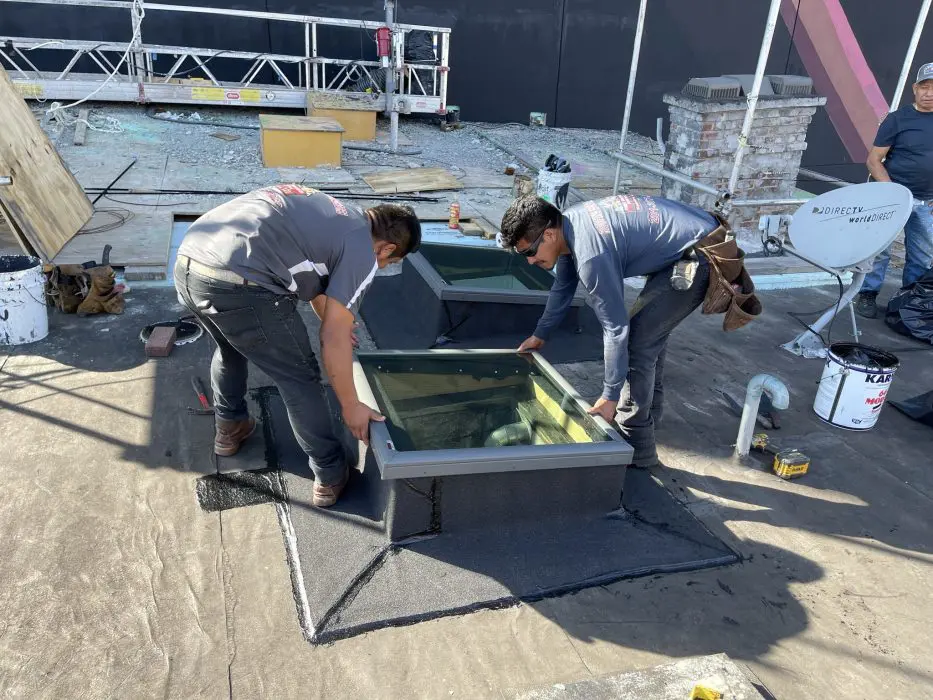 <h2>Flat Roof Skylight Installation and Leak Repair in Fort Lee, NJ</h2>